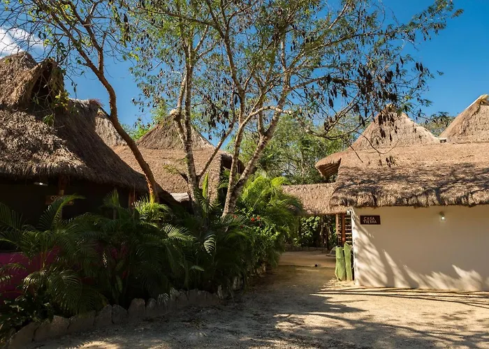Lodge Pueblito Selva Chemuyil